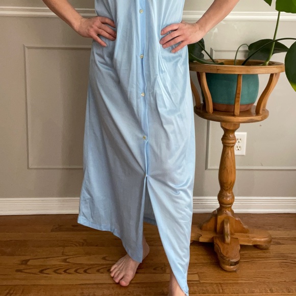 Vintage blue nightgown - Picture 2 of 6